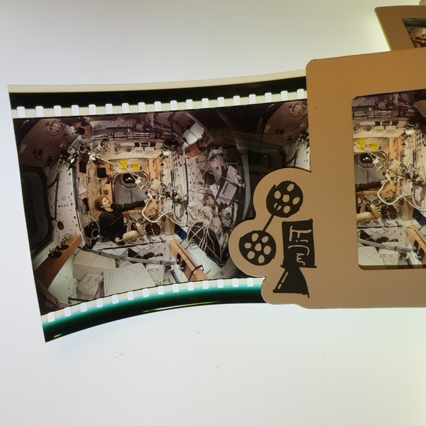 IMAX screening film, film cell bookmark-scene 9 Single woman astronaut-FILMDONGDONG