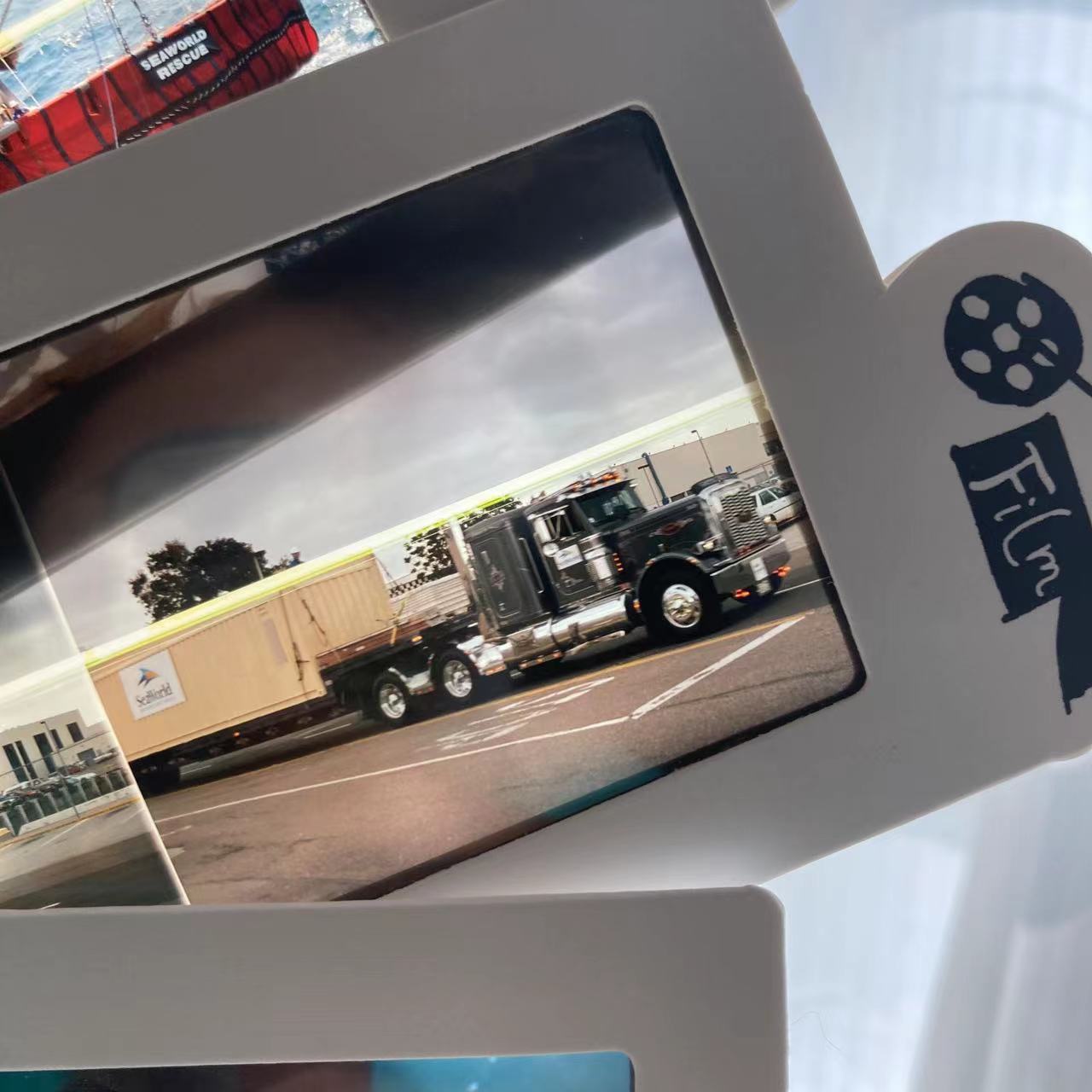 IMAX Screening Film cells,bookmark-Truck-Filmdongdong