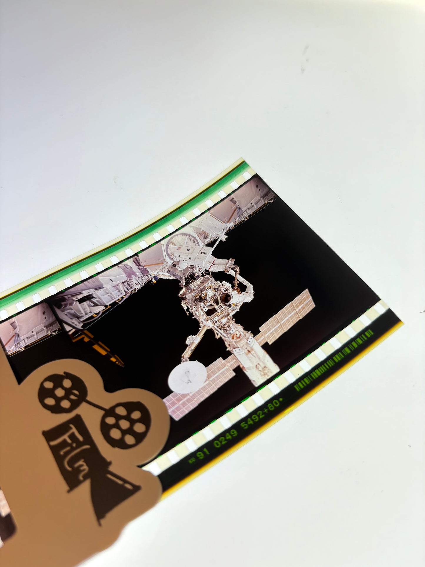 IMAX screening film, film cell bookmark-scene 13 Astronaut And Space Station -FILMDONGDONG