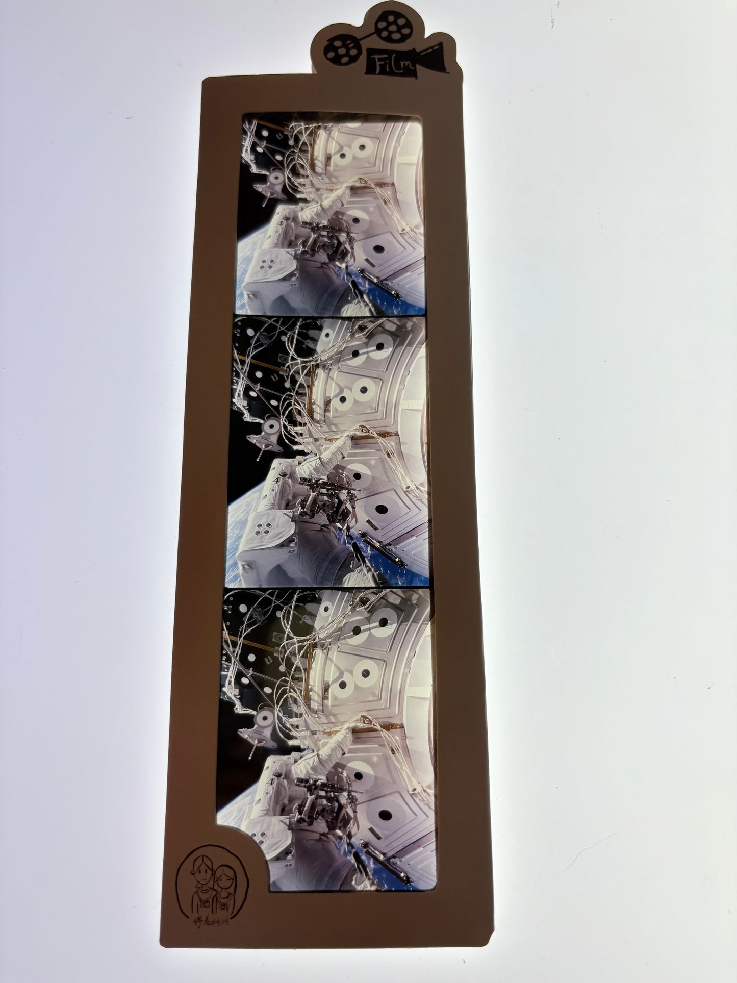 IMAX screening film, film cell bookmark-scene 14 Astronaut Operating outboard(BACK)  -FILMDONGDONG（副本）