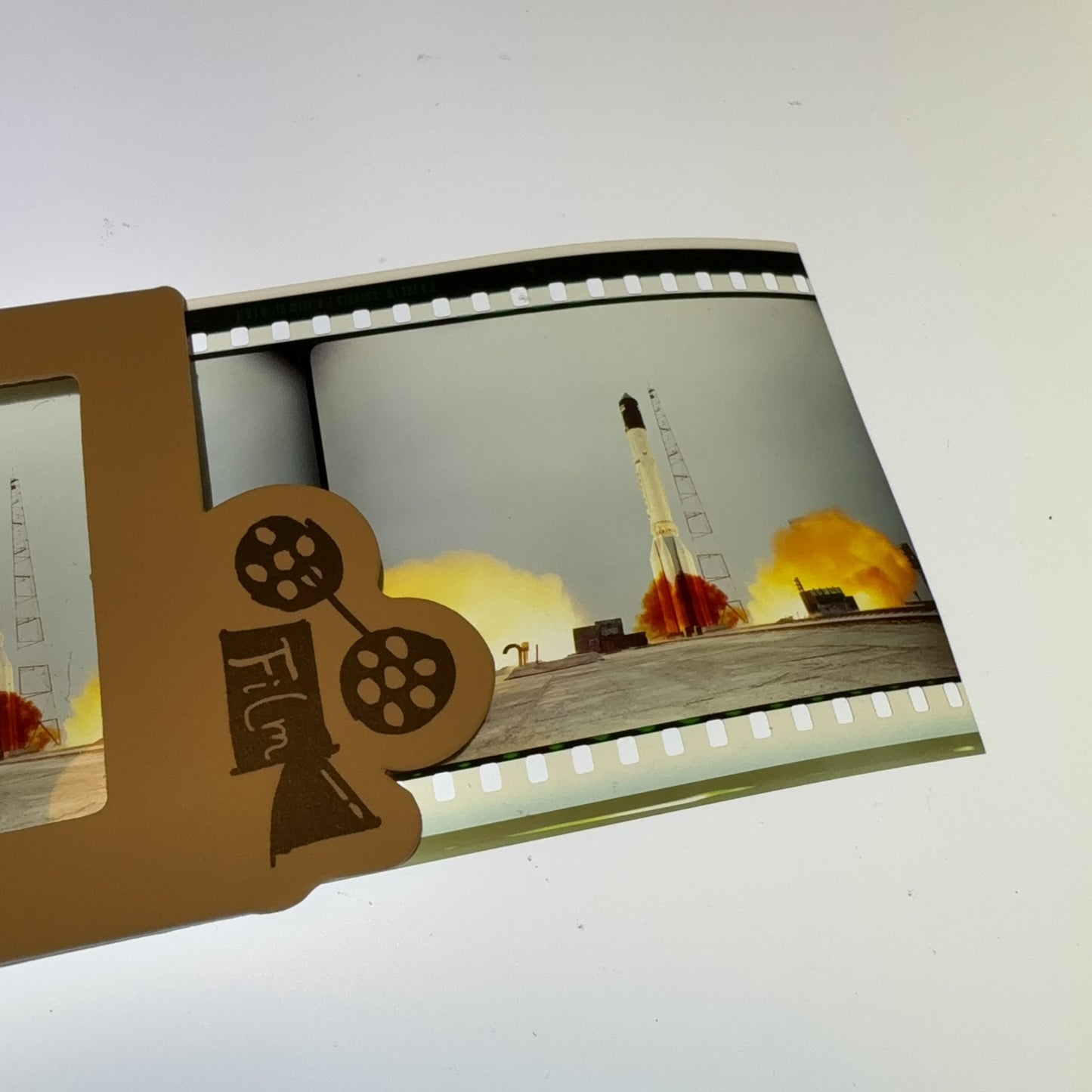 IMAX screening film, film cell bookmark-scene 10 Lighting Up The Rocket -FILMDONGDONG