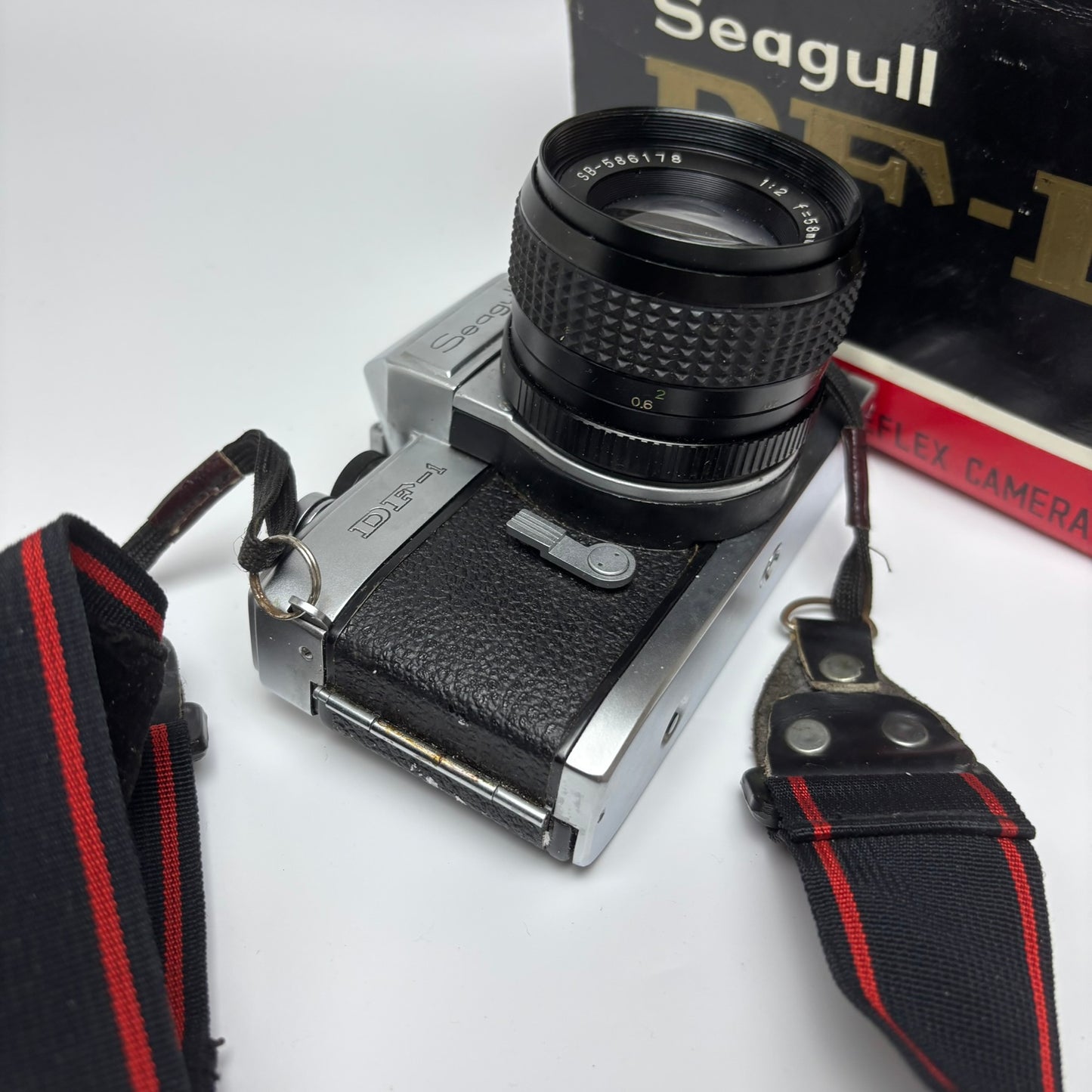 Seagull SLR camera DF-1 Haiou DF1 with 58mm F2.0 lens, Chinese SLR camera