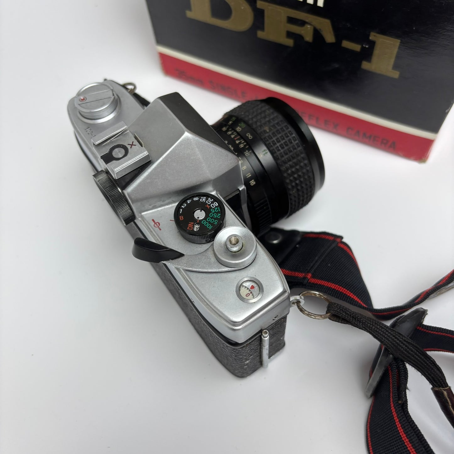 Seagull SLR camera DF-1 Haiou DF1 with 58mm F2.0 lens, Chinese SLR camera