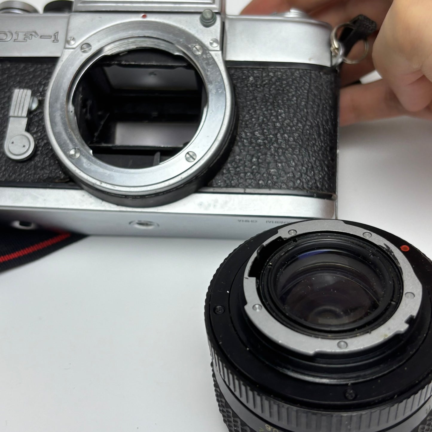 Seagull SLR camera DF-1 Haiou DF1 with 58mm F2.0 lens, Chinese SLR camera