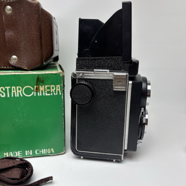 120 old film camera China Dongfang Eastar F-120 TLR 75 mm F/3.5 Camera, 120 6x6.