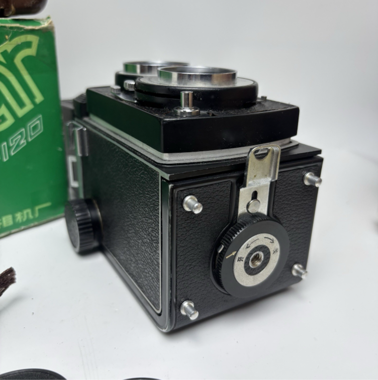 120 old film camera China Dongfang Eastar F-120 TLR 75 mm F/3.5 Camera, 120 6x6.